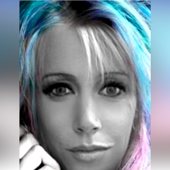 Meet your Posher, Christine - Picture 1 of 3